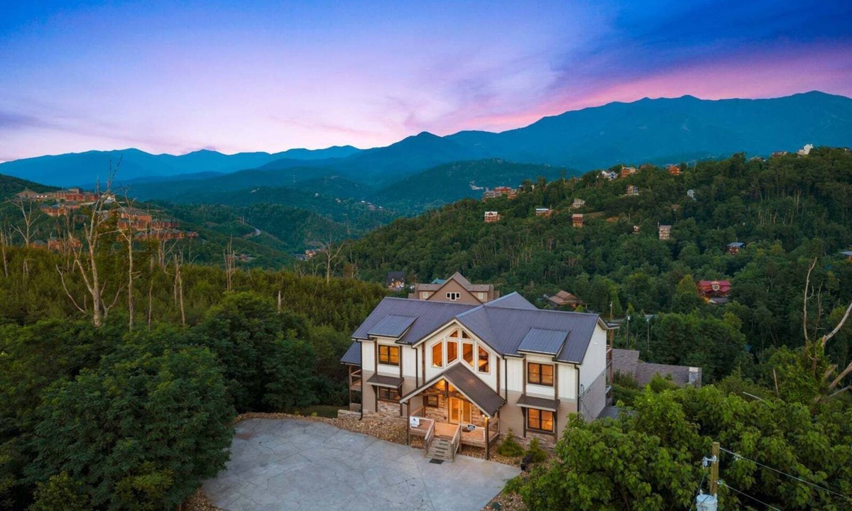 Chalet Village North Cabin | Splash 'N Heavenly Views – Indoor Pool, Theater & Mountain Views