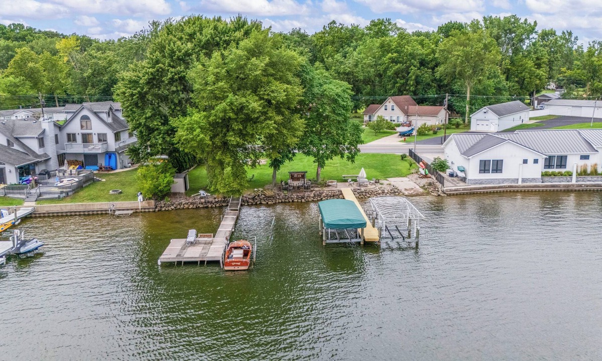 Paw Paw Lake House | Stealth Cottage – Vintage Stay Across from Paw Paw Lake