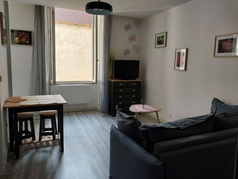 La Chatre Apartment | studio hyper centre, wifi,