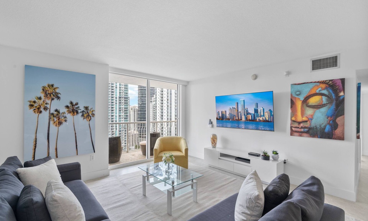 Brickell Apartment | Stunning 3 Beds/2 Baths 34th Floor Corner Unit In Brickell- Pool/Fitness/Parking