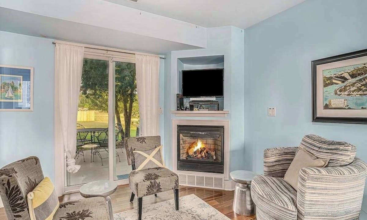 Douglas Condo | Stylish Dog-Friendly Condo W/Free Wifi, Patio, Outdoor Pool