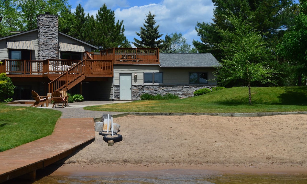 Athelstane House | Sugar sand beach on crystal clear lake, 4 bedroom house with fireplace