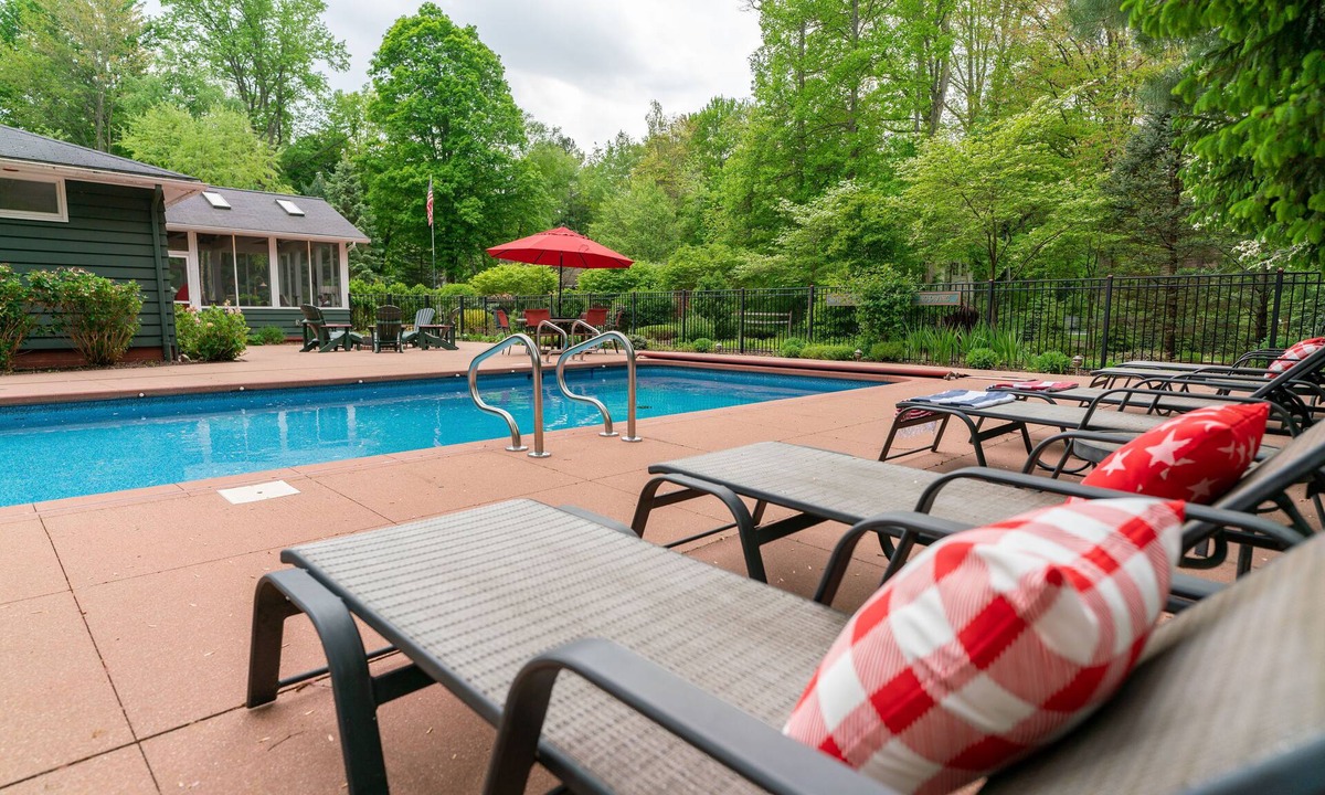 Harbert House | Summer 26 Open! Pool, Hot Tub, HUGE Game Room, short walk to Beach!