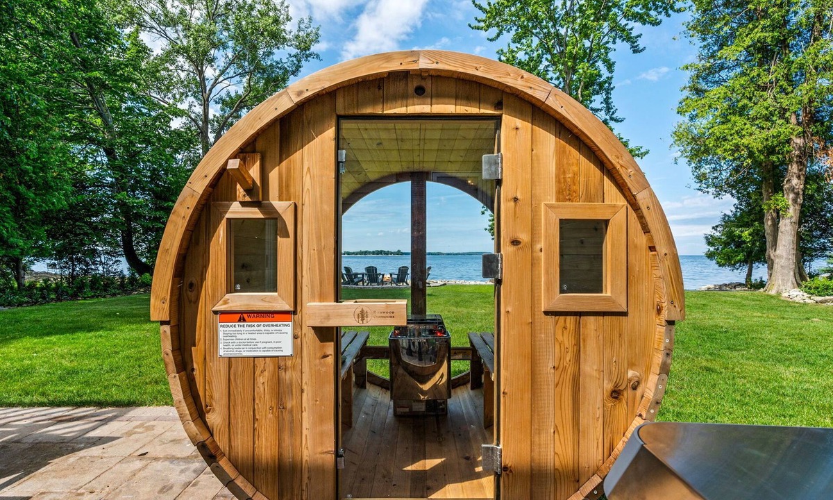 Sturgeon Bay House | Sunset Cove| Water Front |Sauna | Hot Tub