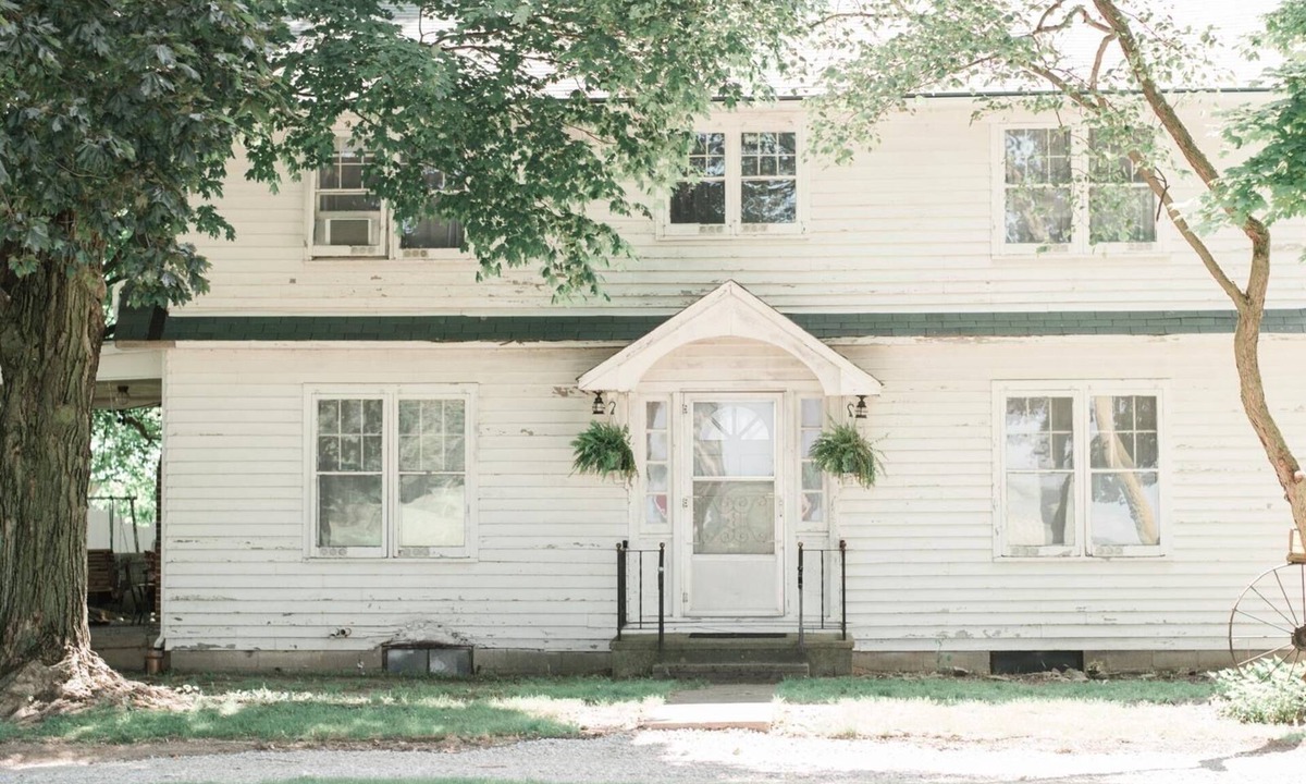 Goshen House | Superb 5-bedroom farmhouse in Goshen with WiFi, AC