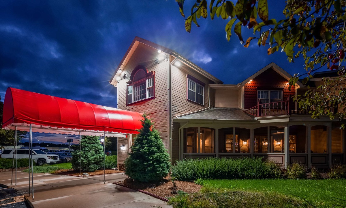 Auburn Hotel | SureStay Plus Hotel by Best Western Auburn