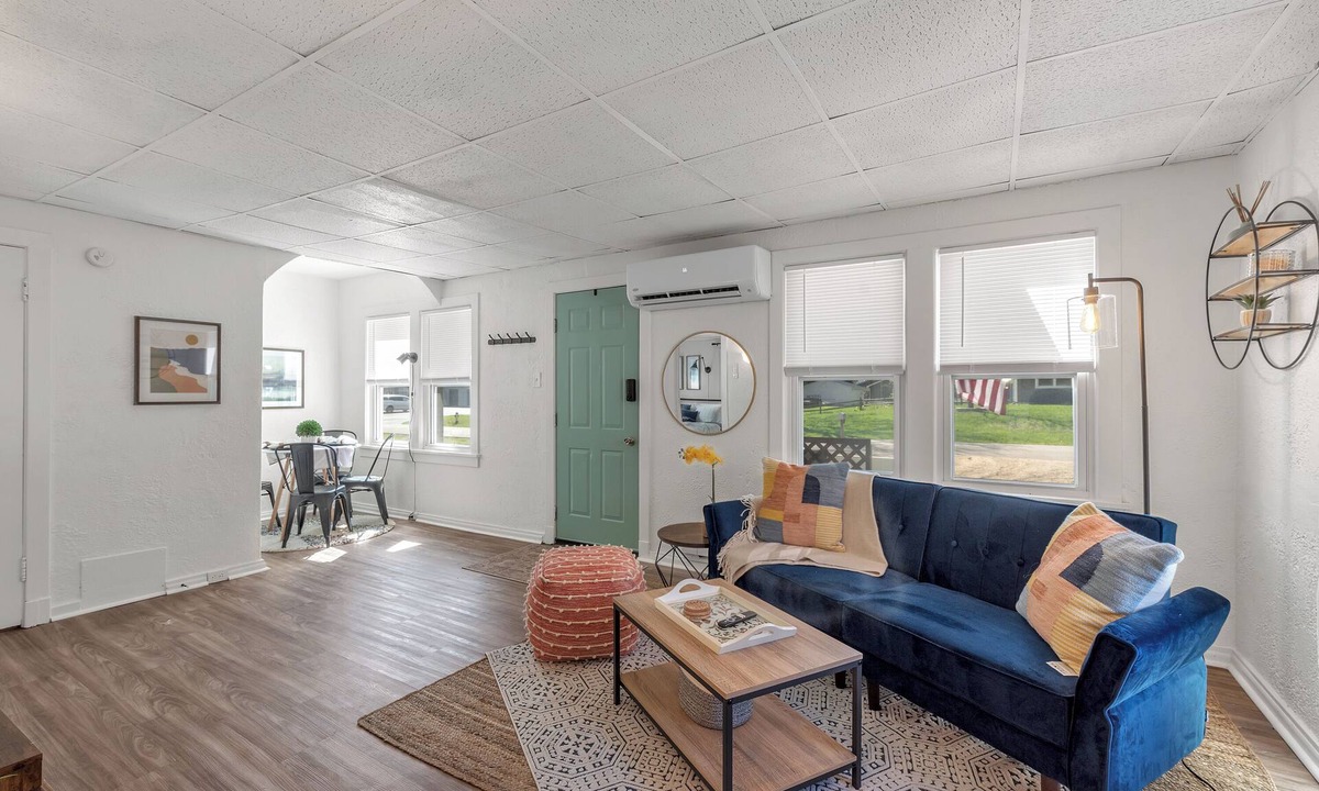 Bedford House | Sylvania area cute 1 story home + guesthouse!