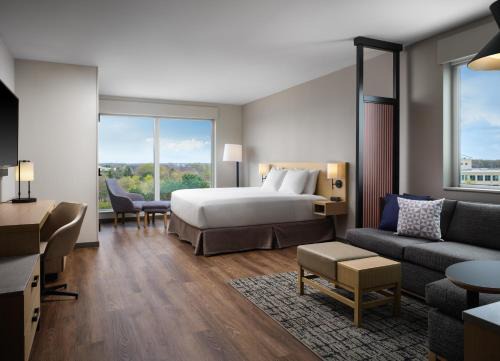 Lake Forest Hotel | The Forester Hotel, part of Unscripted by Hyatt