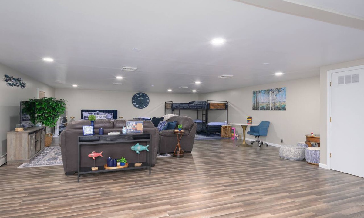 Shelbyville Apartment | The Lake Loft: Minutes from Lake Shelbyville & Above Game On