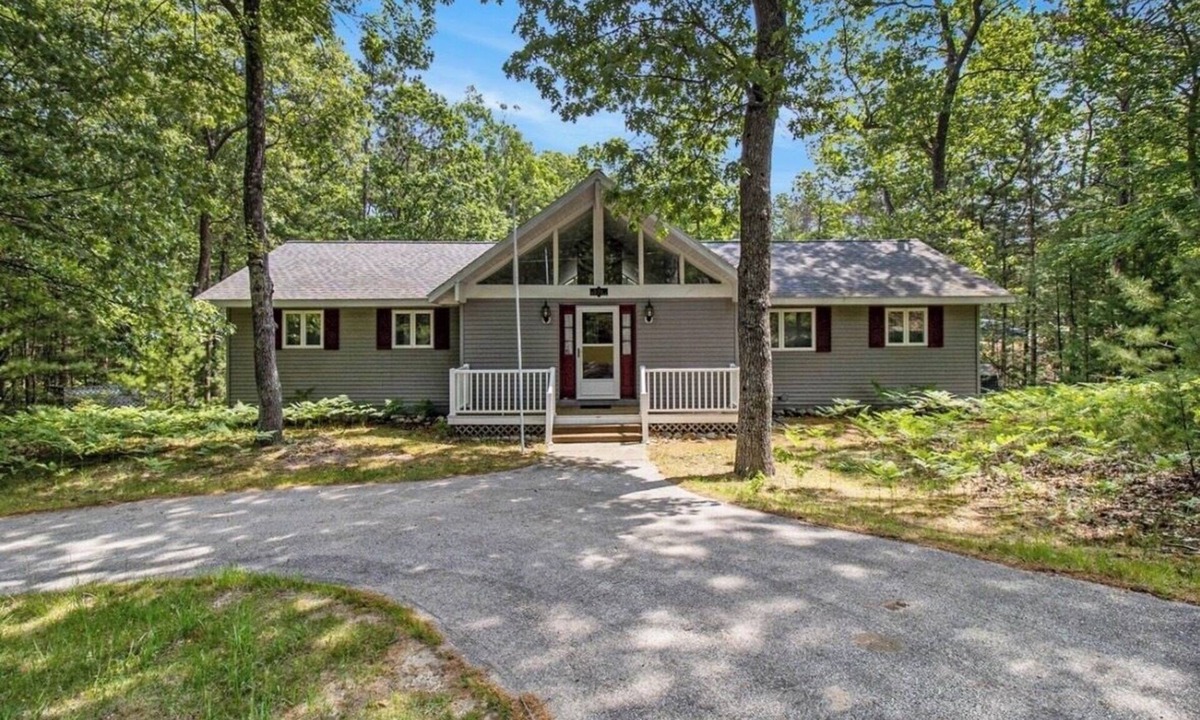 Pentwater Other | The Wright Oasis: Beautiful 4 BR, 3 BA Pentwater home in Duna Vista Association!