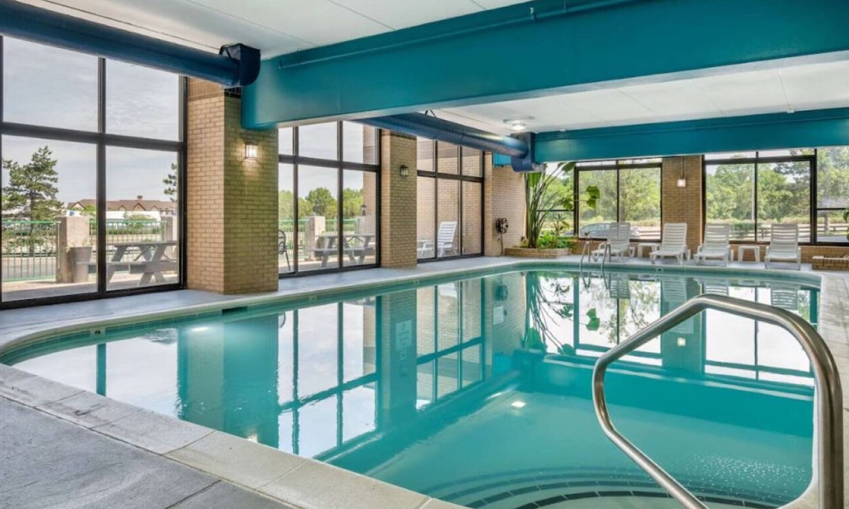Jeffersontown Hotel | Tranquil Louisville East Stay w/Pool Just a Short Drive from Downtown - 2 Units