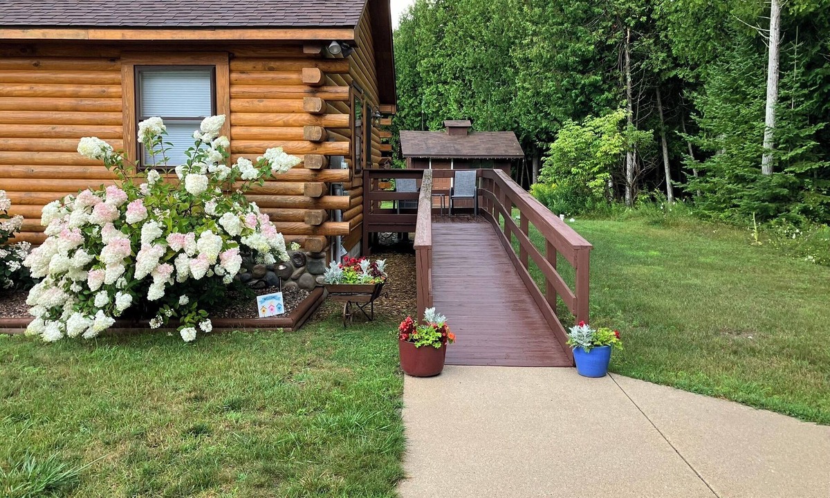St Ignace Apartment | Tranquil Retreat or Romantic Getaway in Beautiful Upper Peninsula of Michigan.