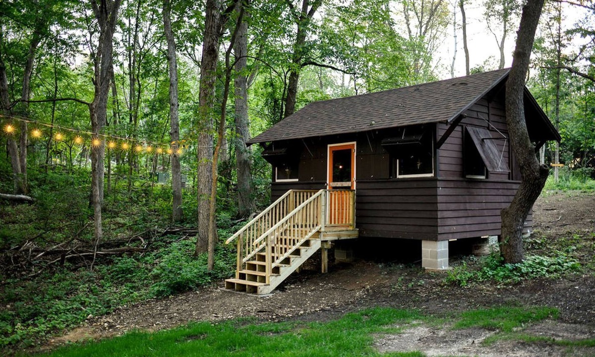 East Troy Cabin | Two Incredible Antique Scout Cabins Surrounded by Nature for a Unique Outdoor Experience in Troy, Wisconsin