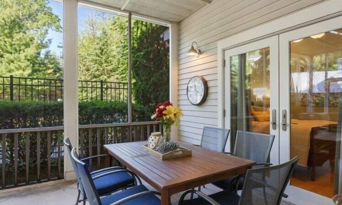 Union Pier Condo | Union Pier Condo With Association Pool! Close To Beach and Downtown!