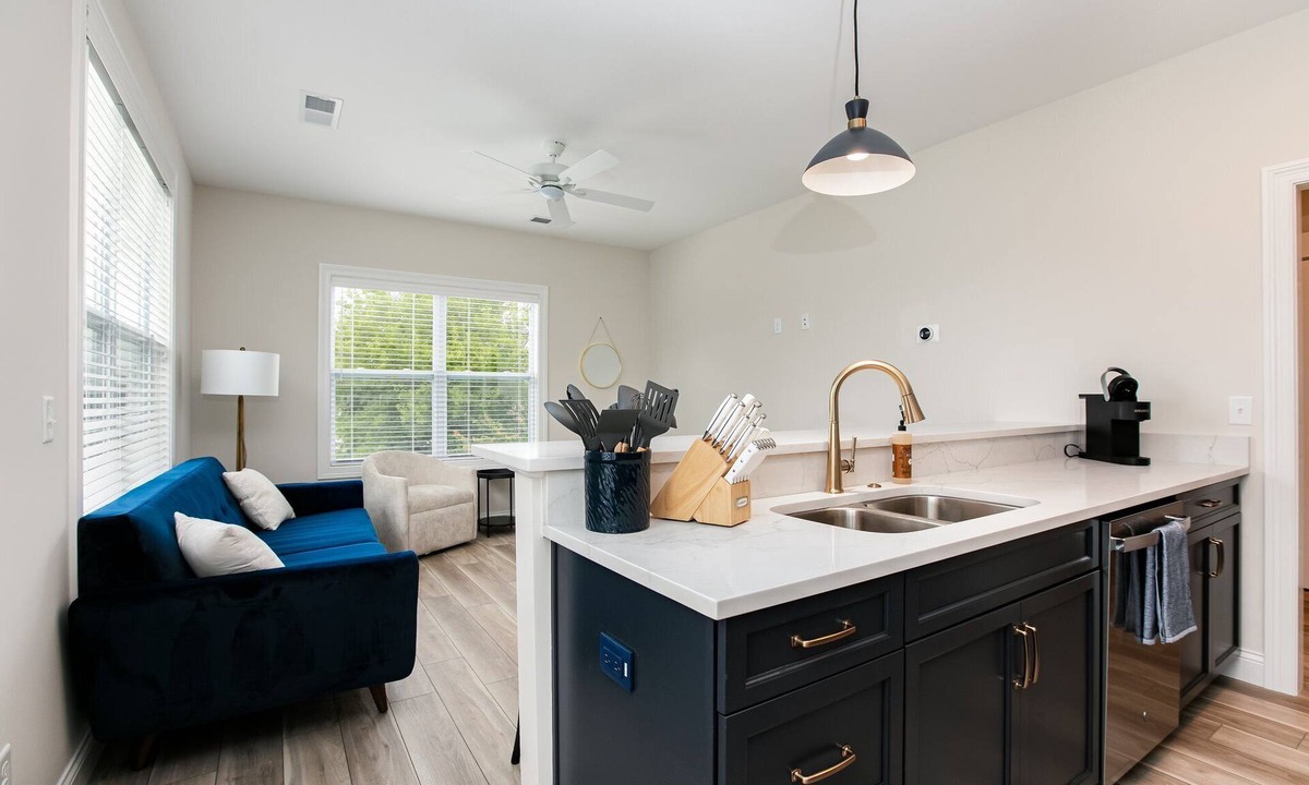 Wooded Estates House | Victory Views Estate: Luxury Guest Loft