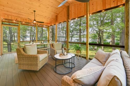 Pullman House | Waterfront Deck! Chic Lower Scott Lake Cottage