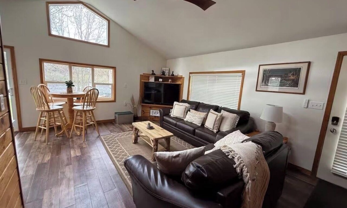 Jim Falls House | Waterfront legacy farm cottage house with WiFi, AC in lovely Eau Claire