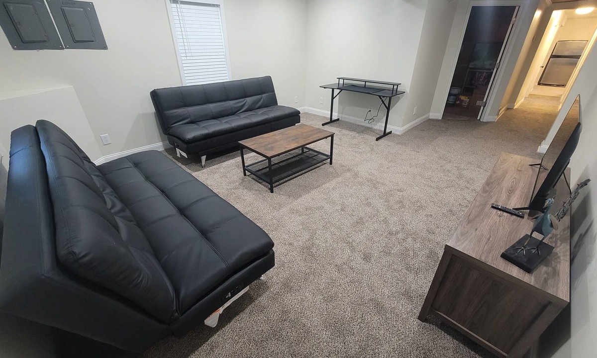 Wyandotte House | Waterfront with boat dock 1-bedroom on Detroit River canal. Good for 4 people