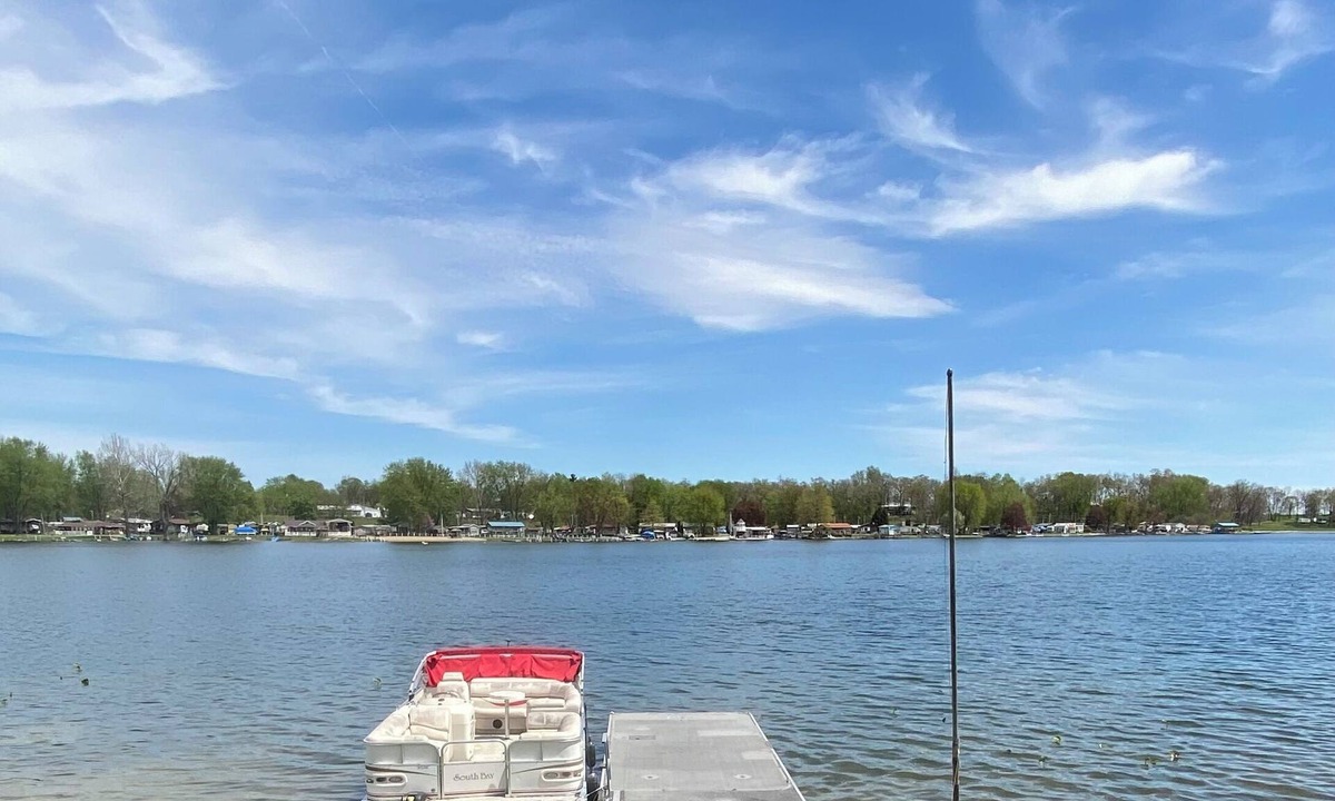 Shipshewana House | Water’s Edge Retreat, Charming 2-bedroom Lake House, marvelous Shipshewana