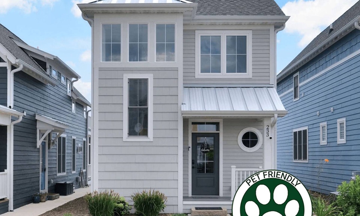 Ottawa House | Welcome to River Happy â€“ Your Serene Getaway on the Illinois River