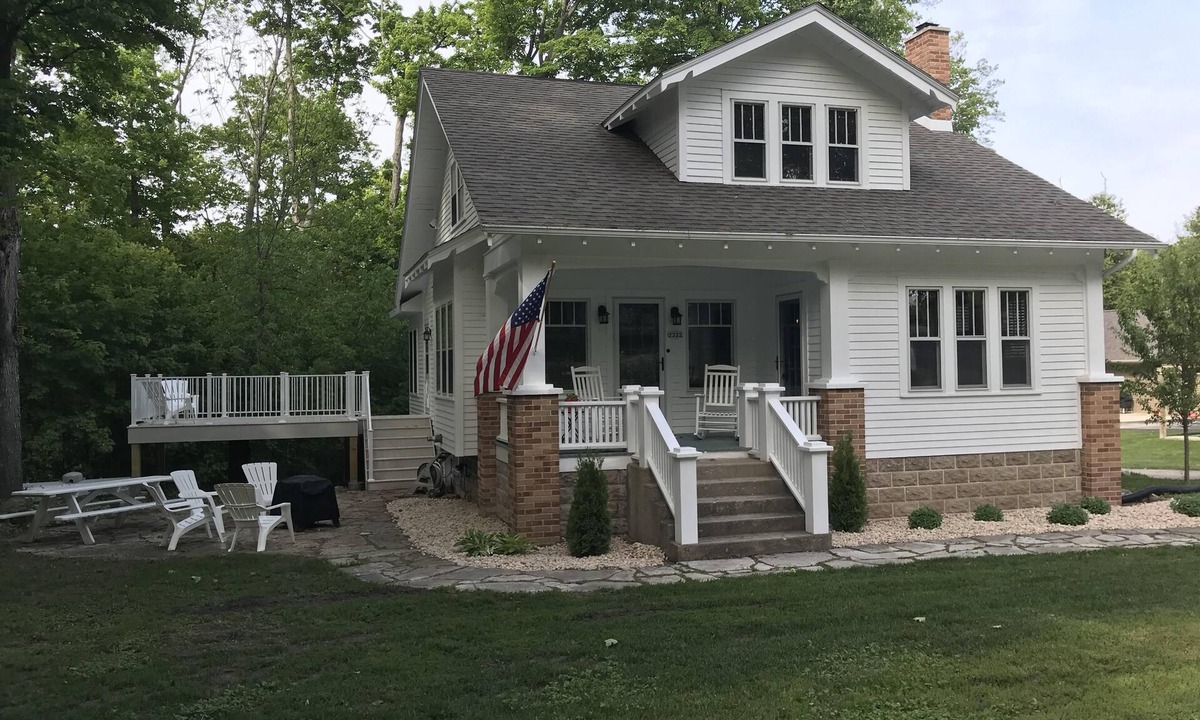 Sister Bay House | Welcome to your home away from home in the heart of Sister Bay!