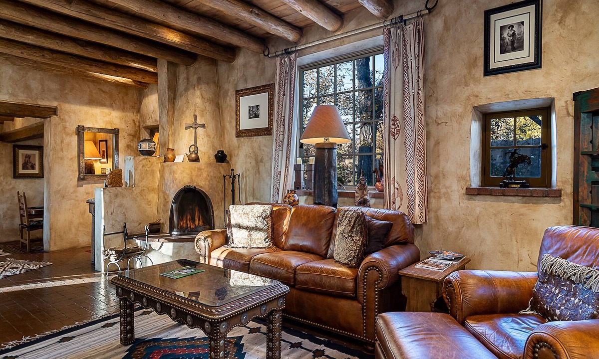 Historic Eastside House | Western Cowboy | Luxe Design, Four Fireplaces + Close to Plaza!