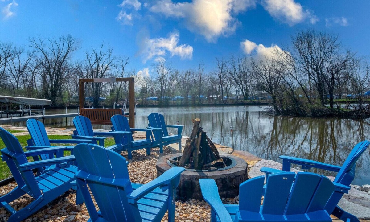 Pistakee Highlands House | Whispering Willows Sanctuary | Wellness & Waterfront Oasis w/Hot Tub, Sauna, Fire Pit & Pier