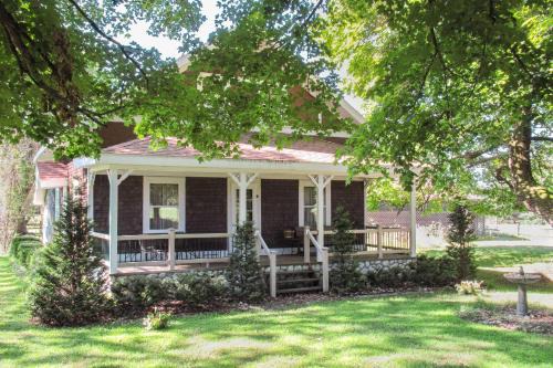 Le Roy House | Wilderness Retreat & Cross-Country Ski Center!