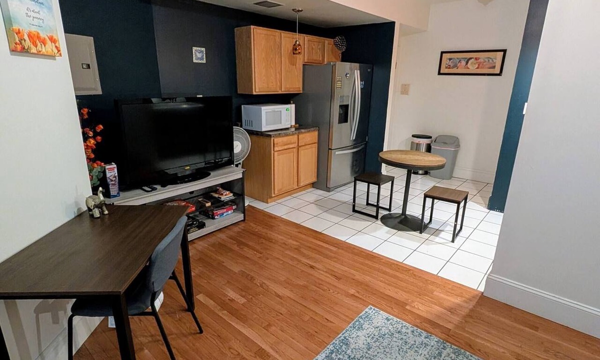 Yankee Hill Apartment | Yankee Hill 1BR w/Parking | Walk to Lake