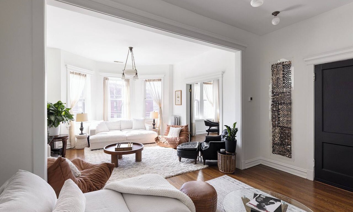 Logan Square Apartment | Your Logan Square Oasis with Lush Outdoor Haven!