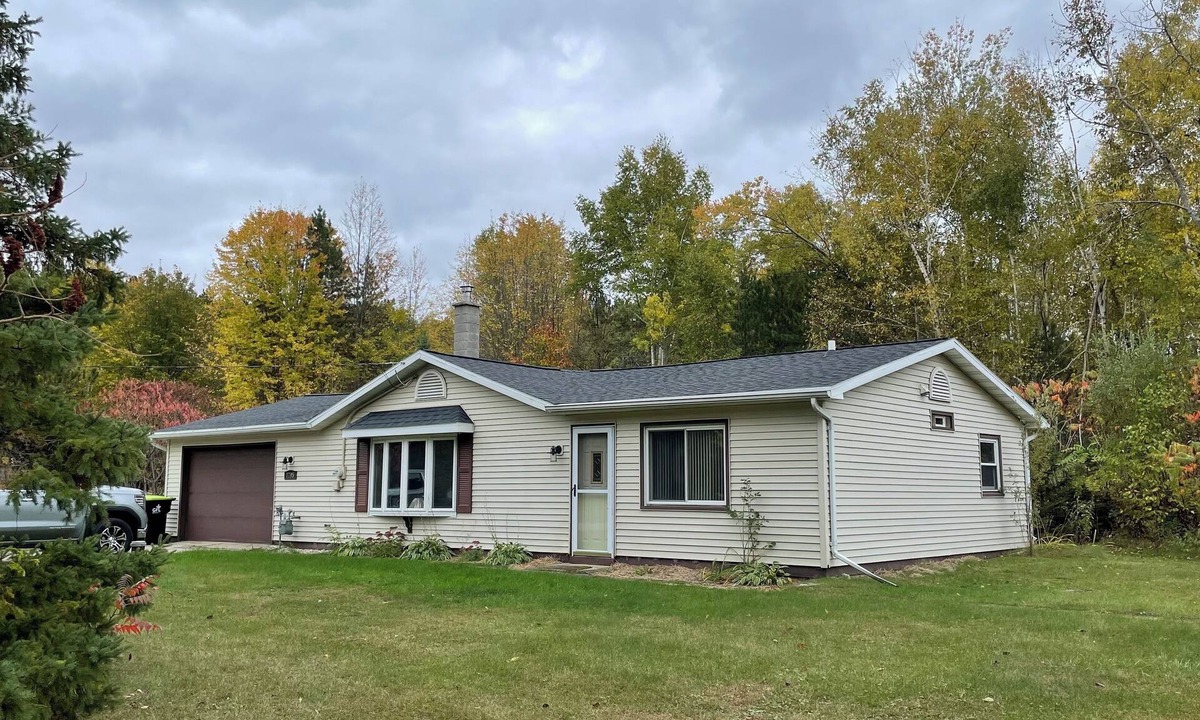 Wauksaukee House | Zen Cottage in Middle Inlet: Recharge in Nature