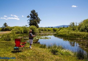 Bend-Sunriver Camping Resort Two-Bedroom Cabin 5 in Three Rivers