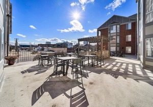 Kasa | Sunny 2BD, Near St. Joseph River | South Bend