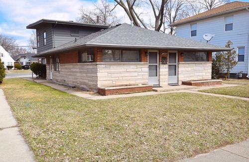 South Bend Apartment | 1 bedroom apartment close to Notre Dame (1309.6)