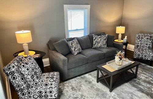 Lake Geneva Apartment | 1 bedroom apt walking distance to downtown Lake Geneva