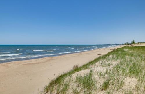 Miller Beach House | 1 Mi to Indiana Dunes Nat'l Park: Home w/Patio!