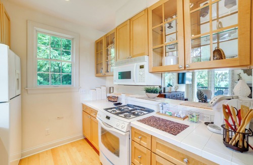 Miller Beach House | 1 Mi to Indiana Dunes NP: Spacious Gary Home!