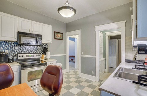 Racine Apartment | 1 Mi to Lake Michigan! Urban Racine Apartment