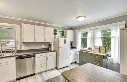South Bend Cottage | < 1 Mi to Notre Dame: Family-friendly Home!