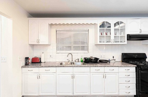 Southwest Anaheim House | 10001☘️☘️Spacious single house 6B4Ba near Disney and Knott's Berry Farm.