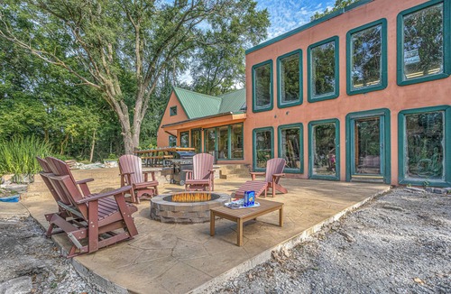 Waukesha House | 17-acre hunting/fishing grounds, indoor pool, hot tub, private lake, sleeps 18