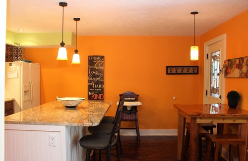 South Haven Apartment | 2 blocks from Lake Michigan family friendly