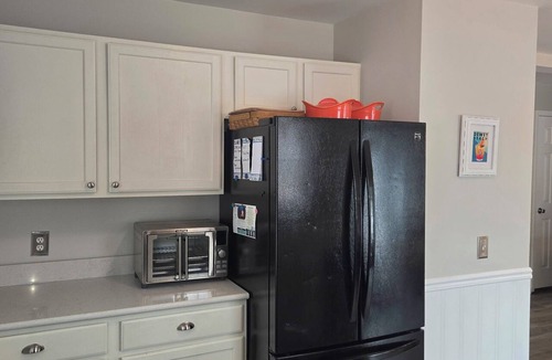 Ann Acres House | 2 Blocks to the Beach! Cozy 4BR Ranch, 7-Car Parking & Huge Patio