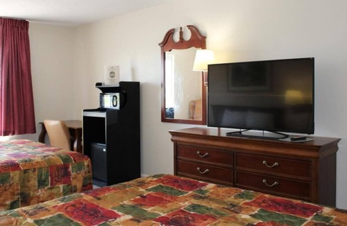 Mount Vernon House | 2 Budget-Friendly Units, Near Riverfront Attractions, Free Parking