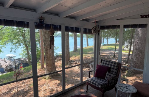 Waupaca Cottage | 2 Charming cottages on Columbia Lake walking distance to the Wheelhouse & Casino