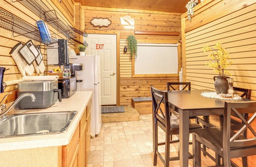 Crandon Apartment | 2 MI to Crandon Raceway: Studio w/Patio!