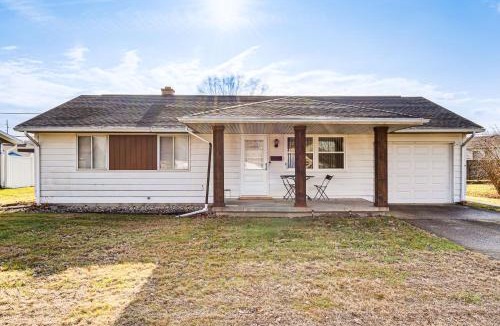 Logansport House | 2 Mi to Downtown Logansport: Quiet Home w/Grill