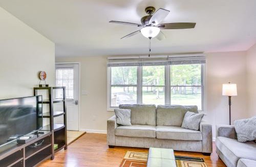 Shorewood-Tower Hills-Harbert Apartment | 2 Mi to Warren Dunes: Sawyer Apartment w/Deck!