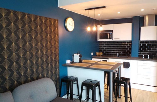 Colombier - Champ de Mars House | 2 rooms, chic and modern, 400 m from the station and 5 min from the city center, internet