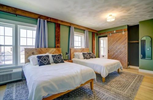 Waunakee Hotel | 203 - Double Queen